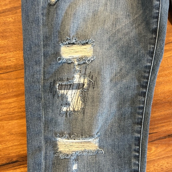 Ambercrombie &Fitch distressed size 2 skinny woman’s jeans waist 26 - Picture 10 of 13